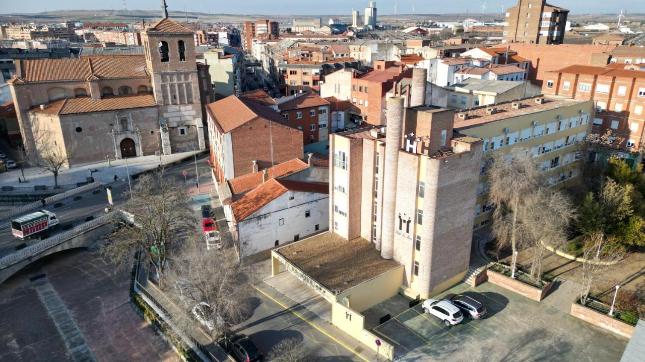 Hotel La Mota By Punta25 Hotels Group Медина дел Кампо Екстериор снимка