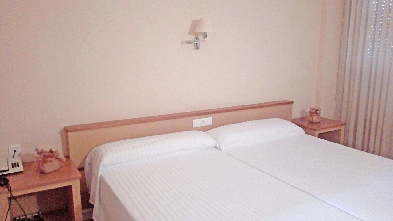 Hotel La Mota By Punta25 Hotels Group Медина дел Кампо Екстериор снимка